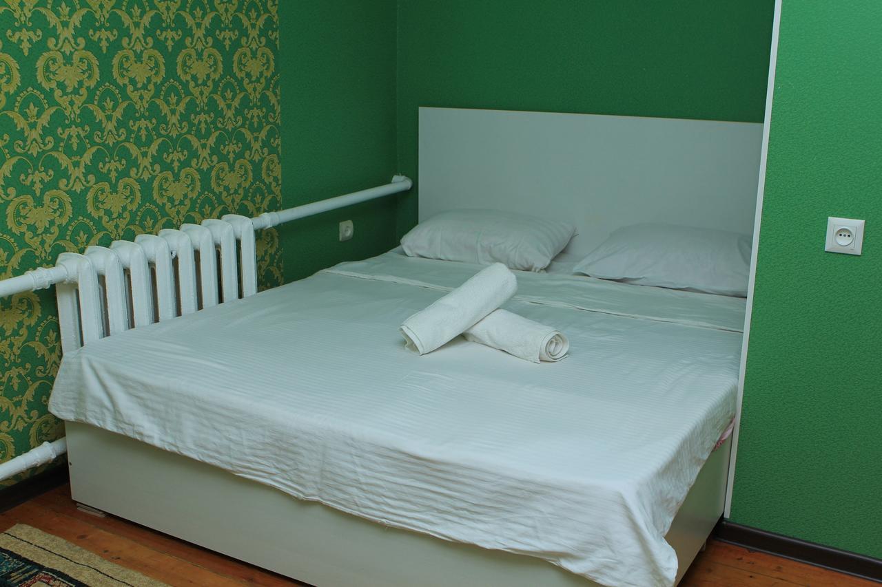 Holiday Hostel House Bishkek Exterior photo