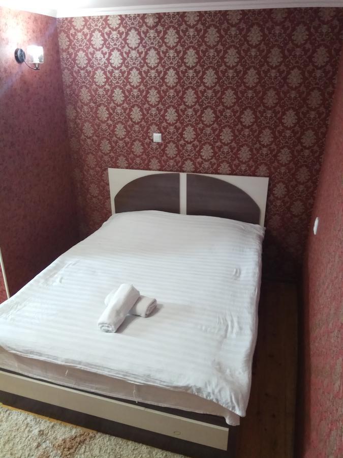 Holiday Hostel House Bishkek Exterior photo